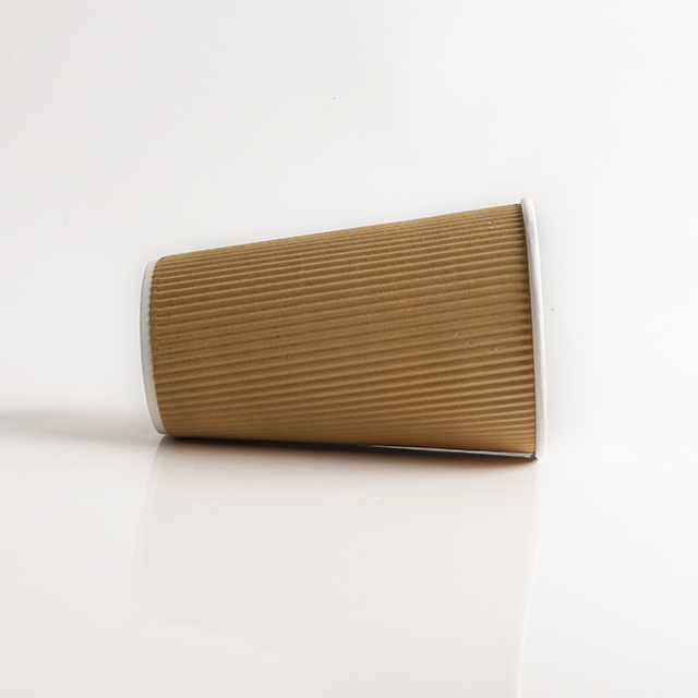 Tasses de papier peint ondulé personnalisables avec le toucher de votre marque